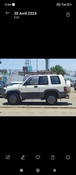 Isuzu 4x4 robuste idéal tout-terrain avec moteur fiable