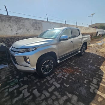 Mitsubishi L200 GLS 2023, diesel, boîte automatique, excellent état