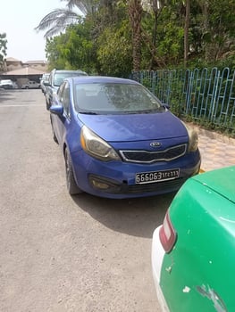 Kia essence automatique en très bon état
