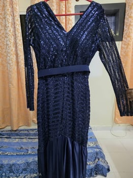 Robe de soirée élégante portée une seule fois