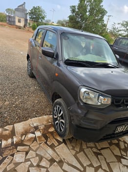 Suzuki S-Presso 2024 en parfait état climatisée