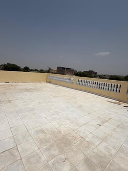 Appartement duplex 4 chambres à louer à Cité Progrès