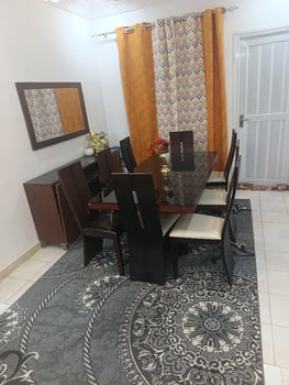 Ensemble salon, canapé marocain, TV et lit