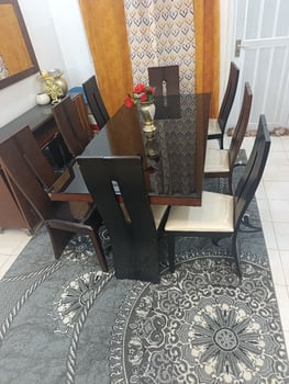 Ensemble salon, canapé marocain, TV et lit