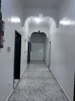 Appartement 3 chambres avec terrasse proche marché Riyad