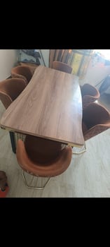 Grand table à manger doré marron avec 6 chaises