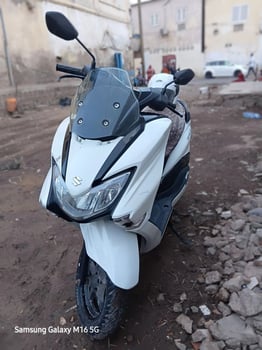 Moto Suzuki Burgman en excellent état