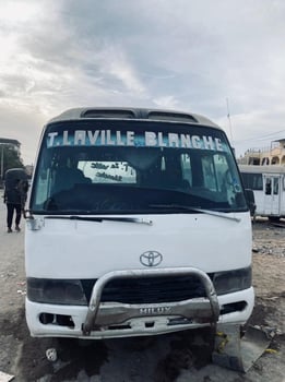 Bus Toyota Coaster 25 places, moteur d\'origine, bon état