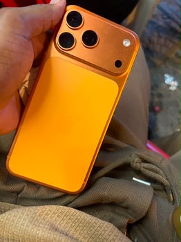 iPhone 17 Pro Max 256 Go orange comme neuf