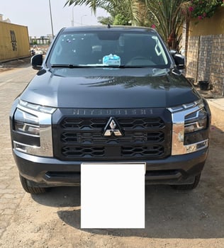 LOCATION DES PICK-UP : Hilux 2025; L200 Sportero 2025; ISUZU D-MAX 2023; Peugeot 2023