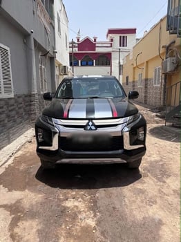 Mitsubishi L200 Sportero 2024 diesel automatique noir