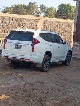 Mitsubishi Montero Sport neuf, intérieur neuf, plaque D101