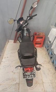 Moto TVS HLX 150 F manuelle en très bon état