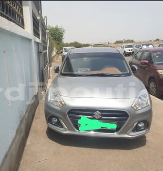 Suzuki Dzire en très bon état