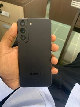 Samsung Galaxy S22 5G 128 Go noir en parfait état