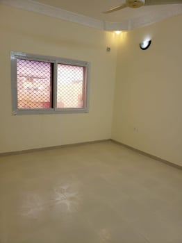 Villa spacieuse F5 avec terrasse et parking privé à Cité Hamdani PK12
