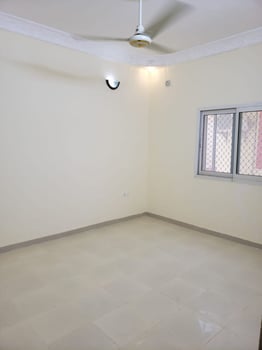 Villa spacieuse F5 avec terrasse et parking privé à Cité Hamdani PK12
