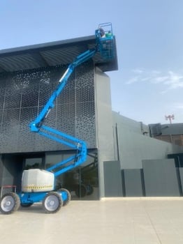 Location Manitou MT-X 1840 et Genie Z-45/25