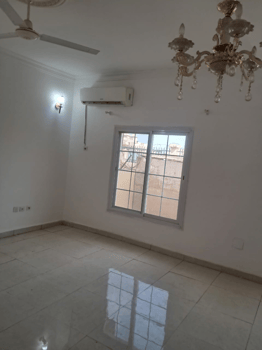 Villa duplex F6 avec balcon et parking à Haramous