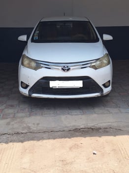Toyota Yaris Vios 2014, automatique, essence, conduite à gauche