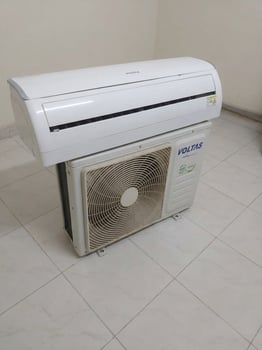 Climatiseur split Voltas d\'occasion en bon état