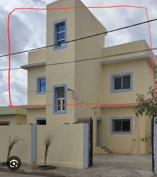 Appartement 2 chambres avec terrasse privée dans villa au 1er étage