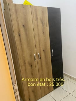 Grande armoire 3 battants en bon état