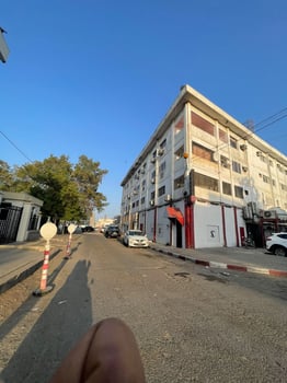 Appartement 160 m² en bon état au 3ème étage