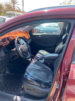 4 Voitures en excellent état à vendre HYUNDA TICSON -TOYOTA FORTUNER VXR 2020 AUTOMATIQUE & KIA k3 AUTOMATIQUE & Hyundai SANTA FE 2016
