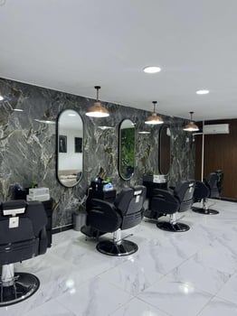 Matériel complet de salon de coiffure pour hommes