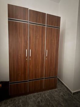 Armoire neuve 3 portes jamais utilisée