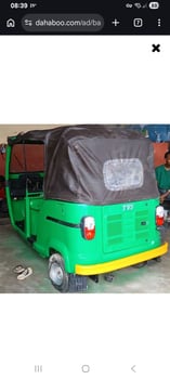 Bajaj TVS 3 roues vert, essence économique, transport et commerce