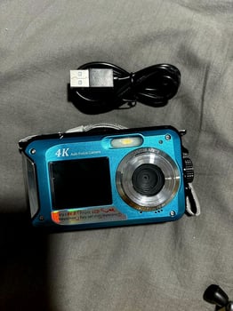 Caméra sous-marine 4K neuve avec chargeur