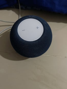 Apple HomePod Mini bleu nuit en très bon état
