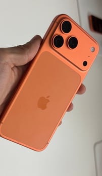 iPhone 17 Pro Max 256 Go, excellent état, batterie 96%