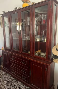 Bahut vitré pour salon en bon état