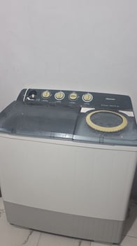 Réfrigérateur et machine à laver en bon état