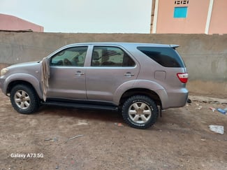 À vendre toyota fortuner 2011