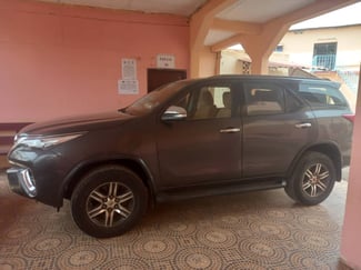 Toyota Fortuner 2016, essence, boîte Automatique, bon état