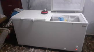 Réfrigérateur à deux portes M, quasi neuf et en parfait état