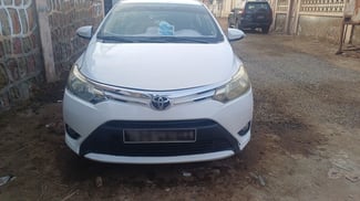 Toyota Yaris 2014, climatisation, caméra de recul, excellent état