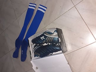 Crampons d'occasion en bon état avec chaussettes offertes