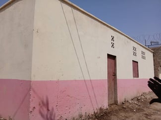 Espace de stockage/boutique avec toilette à louer à Location