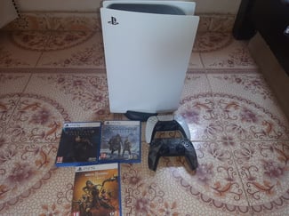 Console PS5 avec 2 manettes et 3 jeux inclus