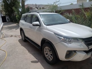 Toyota Fortuner 2016, diesel en excellent état