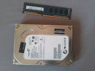 Lot Complet: Disque Dur 500 Go Seagate + Barrette RAM 2 Go