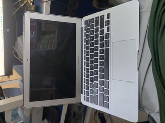 MacBook Air 1 an 4 mois, chargeur d'origine inclus