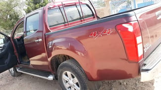 ISUZU DMAX 100% Bluetooth, climatisation