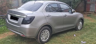 Suzuki Dzire en bon état, jamais accidentée