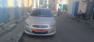 Location de deux voitures Hyundai Accent et Tucson - Confort et tarifs avantageux